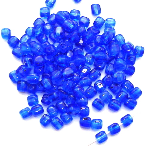 120+ kleine Glasperlen Würfel · Blau 4mm · pe3688
