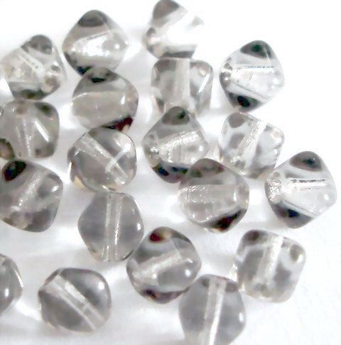 25 Glasperlen Doppelpyramiden | Black Diamond 5mm - pe3748
