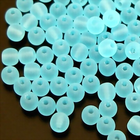 100 runde Glasperlen · Hellblau Aqua matt 4mm · pe4424